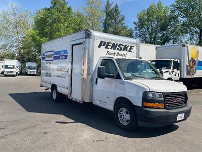 GMC G33903 Box Truck - 401HP, 6 Speed Automatic, Roll up Door