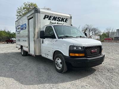 GMC G33903 Box Truck - 401HP, 6 Speed Automatic, Roll up Door