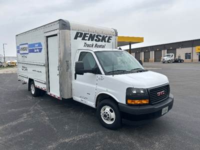 GMC G33903 Box Truck - 401HP, 6 Speed Automatic, Roll up Door