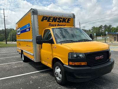 GMC G33903 Box Truck - 401HP, 6 Speed Automatic, Roll up Door