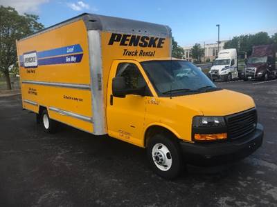 GMC G33903 Box Truck - 401HP, 6 Speed Automatic, Roll up Door