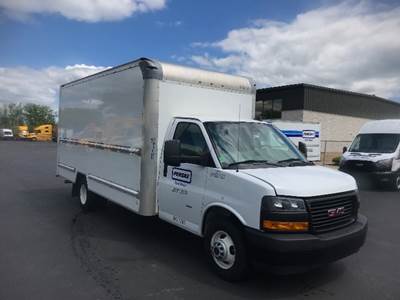 GMC G33903 Box Truck - 401HP, 6 Speed Automatic, Roll up Door