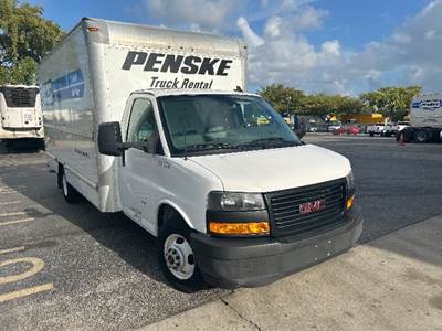 GMC G33903 Box Truck - 341HP, 6 Speed Automatic, Roll up Door