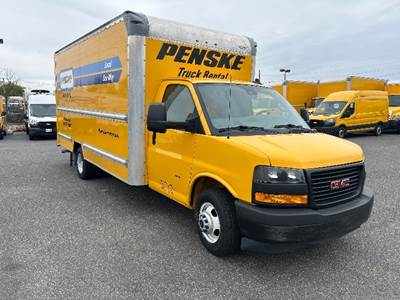 GMC G33903 Box Truck - 401HP, 6 Speed Automatic, Roll up Door