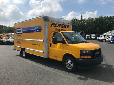 GMC G33903 Box Truck - 401HP, 6 Speed Automatic, Roll up Door