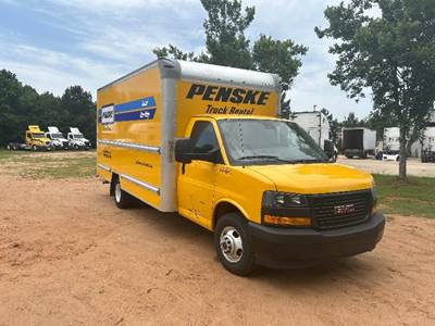 GMC G33903 Box Truck - 401HP, 6 Speed Automatic, Roll up Door