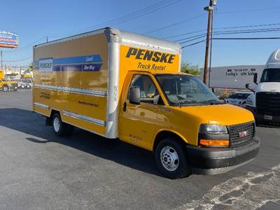 GMC G33903 Box Truck - 401HP, 6 Speed Automatic, Roll up Door