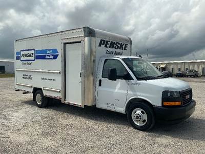 GMC G33903 Box Truck - 401HP, 6 Speed Automatic, Roll up Door