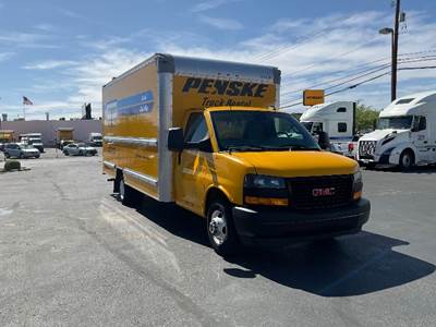 GMC G33903 Box Truck - 401HP, 6 Speed Automatic, Roll up Door