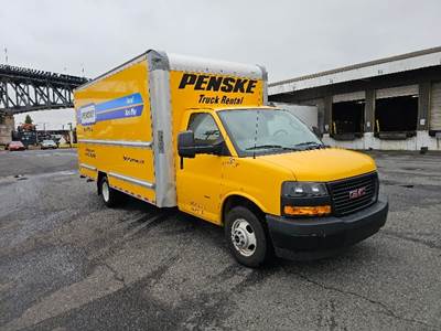 GMC G33903 Box Truck - 401HP, 6 Speed Automatic, Roll up Door