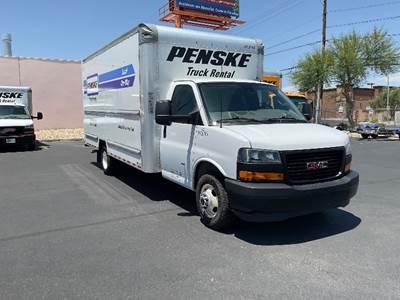 GMC G33903 Box Truck - 401HP, 6 Speed Automatic, Roll up Door