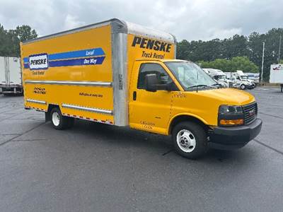 GMC G33903 Box Truck - 401HP, 6 Speed Automatic, Roll up Door