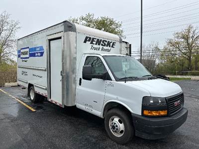 GMC G33903 Box Truck - 401HP, 6 Speed Automatic, Roll up Door
