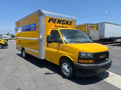 GMC G33903 Box Truck - 401HP, 6 Speed Automatic, Roll up Door