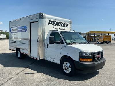 GMC G33903 Box Truck - 401HP, 6 Speed Automatic, Roll up Door