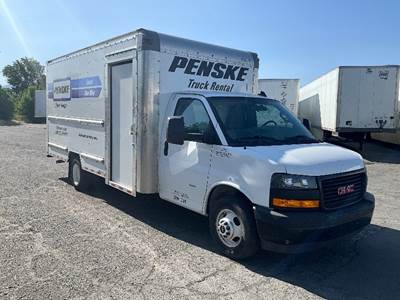 GMC G33903 Box Truck - 401HP, 6 Speed Automatic, Roll up Door