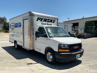 GMC G33903 Box Truck - 401HP, 6 Speed Automatic, Roll up Door