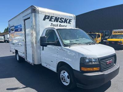GMC G33903 Box Truck - 401HP, 6 Speed Automatic, Roll up Door