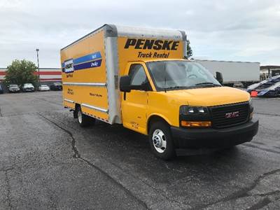 GMC G33903 Box Truck - 401HP, 6 Speed Automatic, Roll up Door