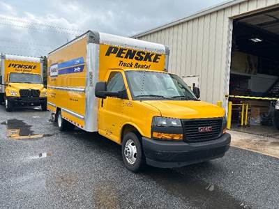 GMC G33903 Box Truck - 401HP, 6 Speed Automatic, Roll up Door