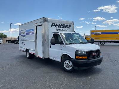 GMC G33903 Box Truck - 401HP, 6 Speed Automatic, Roll up Door