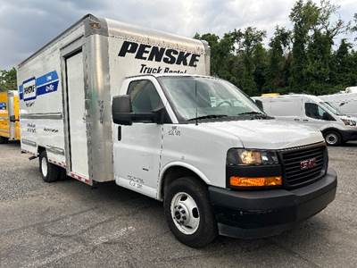 GMC G33903 Box Truck - 401HP, 6 Speed Automatic, Roll up Door