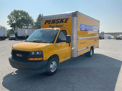 GMC G33903 Box Truck - 401HP, 6 Speed Automatic, Roll up Door