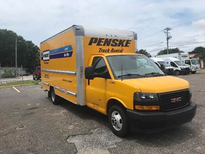 GMC G33903 Box Truck - 401HP, 6 Speed Automatic, Roll up Door