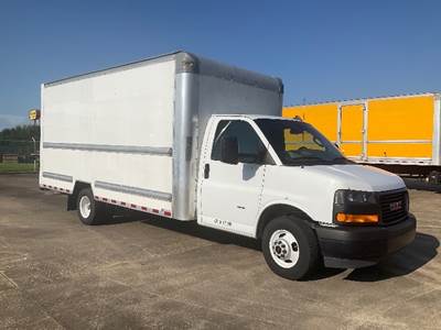 GMC G33903 Box Truck - 401HP, 6 Speed Automatic, Roll up Door
