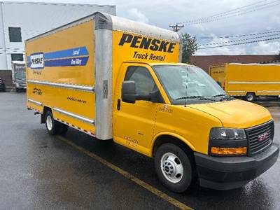 GMC G33903 Box Truck - 341HP, 6 Speed Automatic, Roll up Door