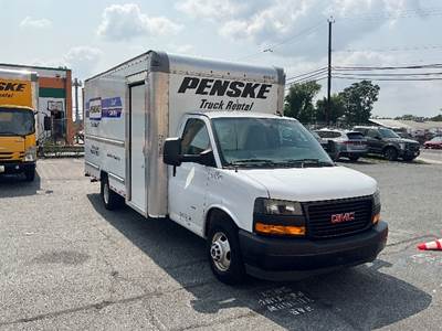 GMC G33903 Box Truck - 401HP, 6 Speed Automatic, Roll up Door
