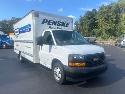GMC G33903 Box Truck - 401HP, 6 Speed Automatic, Roll up Door
