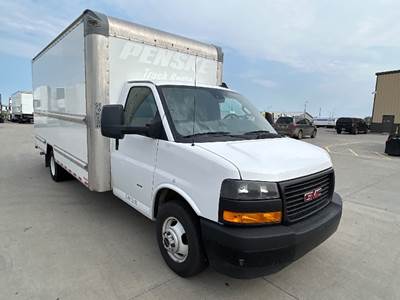 GMC G33903 Box Truck - 401HP, 6 Speed Automatic, Roll up Door