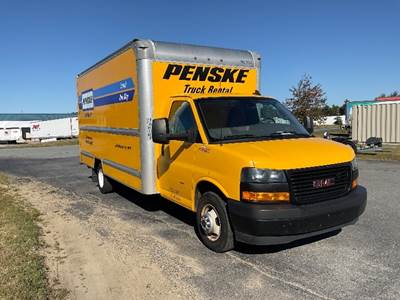 GMC G33903 Box Truck - 401HP, 6 Speed Automatic, Roll up Door