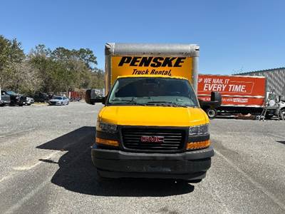 GMC G33903 Box Truck - 401HP, 6 Speed Automatic, Roll up Door