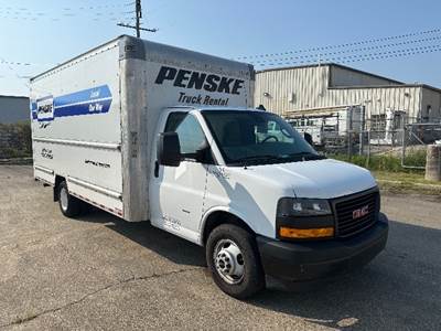 GMC G33903 Box Truck - 401HP, 6 Speed Automatic, Roll up Door