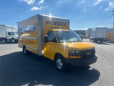 GMC G33903 Box Truck - 401HP, 6 Speed Automatic, Roll up Door