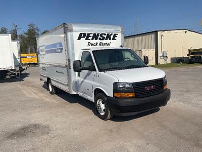GMC G33903 Box Truck - 401HP, 6 Speed Automatic, Roll up Door