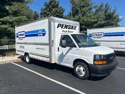 GMC G33903 Box Truck - 401HP, 6 Speed Automatic, Roll up Door