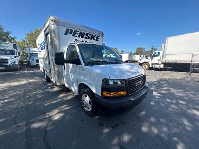 GMC G33903 Box Truck - 401HP, 6 Speed Automatic, Roll up Door