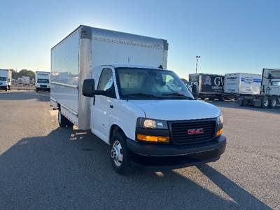 GMC G33903 Box Truck - 401HP, 6 Speed Automatic, Roll up Door