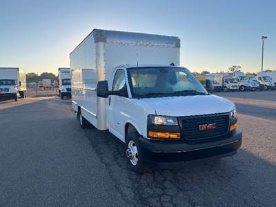 GMC G33903 Box Truck - 401HP, 6 Speed Automatic, Roll up Door