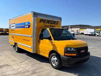 GMC G33903 Box Truck - 401HP, 6 Speed Automatic, Roll up Door
