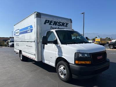 GMC G33903 Box Truck - 401HP, 6 Speed Automatic, Roll up Door