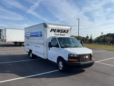 GMC G33903 Box Truck - 401HP, 6 Speed Automatic, Roll up Door