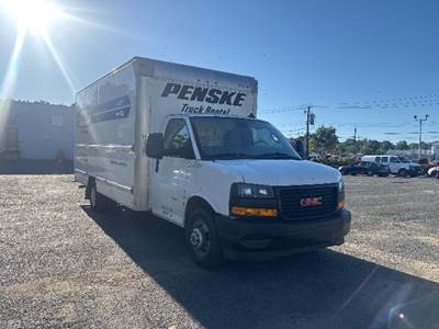 GMC G33903 Box Truck - 401HP, 6 Speed Automatic, Roll up Door