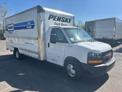 GMC G33903 Box Truck - 401HP, 6 Speed Automatic, Roll up Door