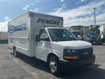 GMC G33903 Box Truck - 401HP, 6 Speed Automatic, Roll up Door