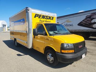 GMC G33903 16 ft Box Truck - 341HP, 6 Speed Automatic, Roll up Door