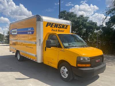 GMC G33903 Box Truck - 401HP, 6 Speed Automatic, Roll up Door